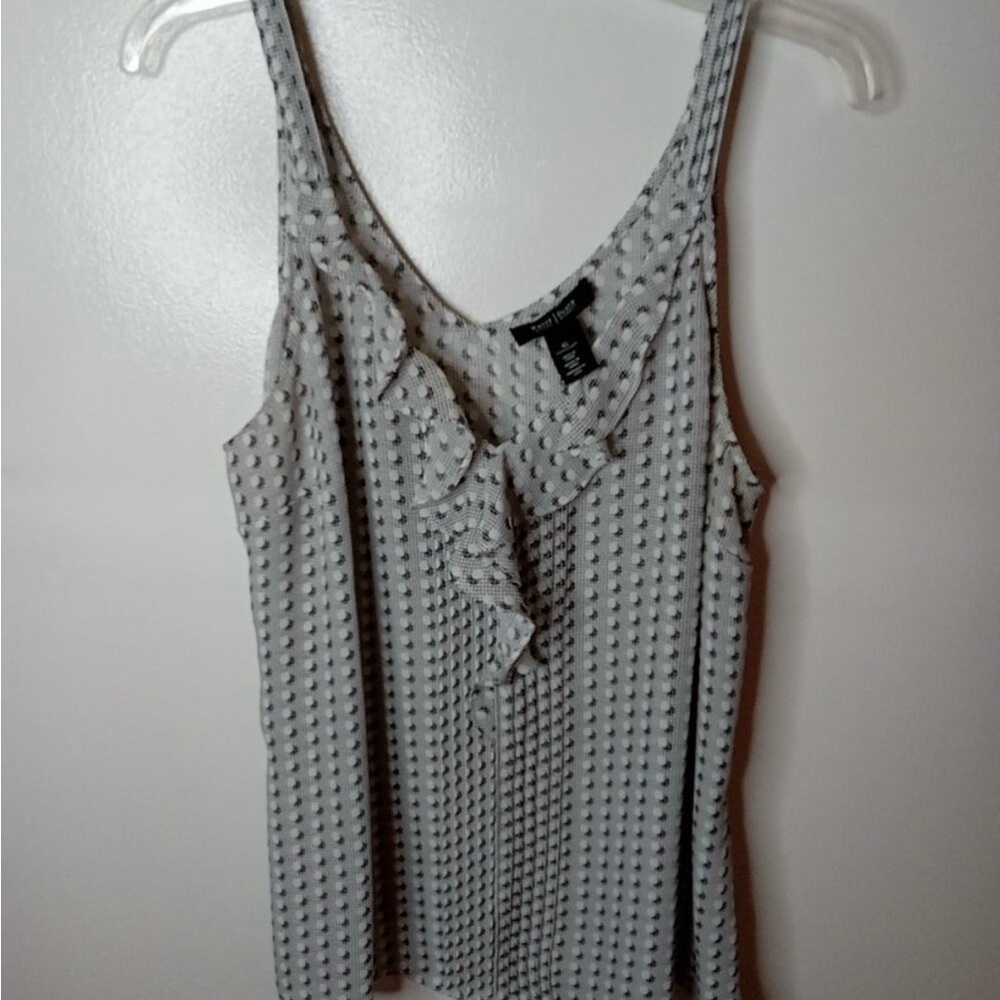 WHITE HOUSE BLACK MARKET Women's XL Black&White Printed Ruffle Front Shell Top